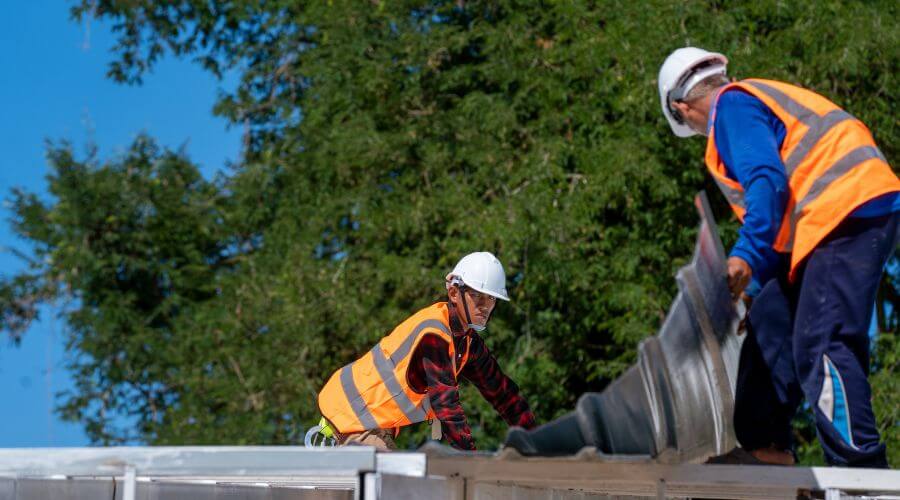 Professional gutter cleaning in Franklin, VA